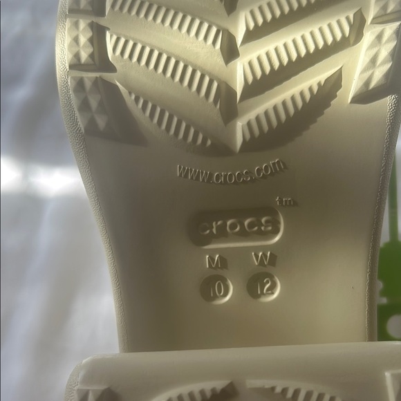 CROCS Cream Platform Sandals - Picture 2 of 7